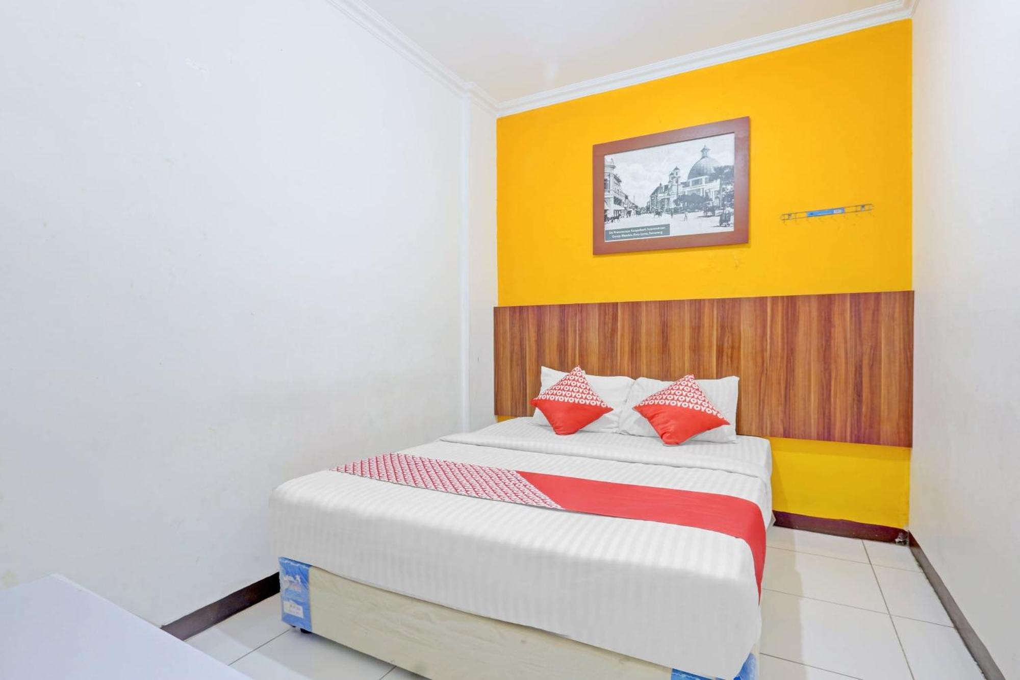 OYO 90426 Near Mall Ciputra 2 Semarang Exteriör bild
