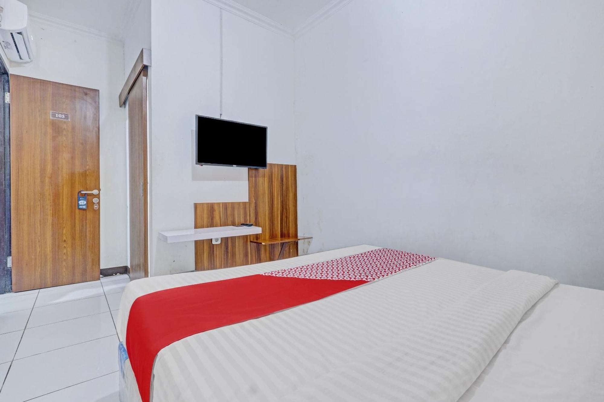OYO 90426 Near Mall Ciputra 2 Semarang Exteriör bild